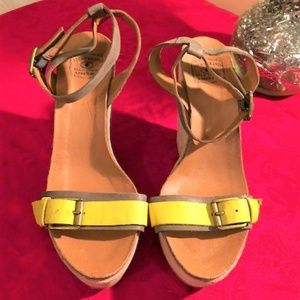 Lucky Brand Leather Wedge Sandal Size 10